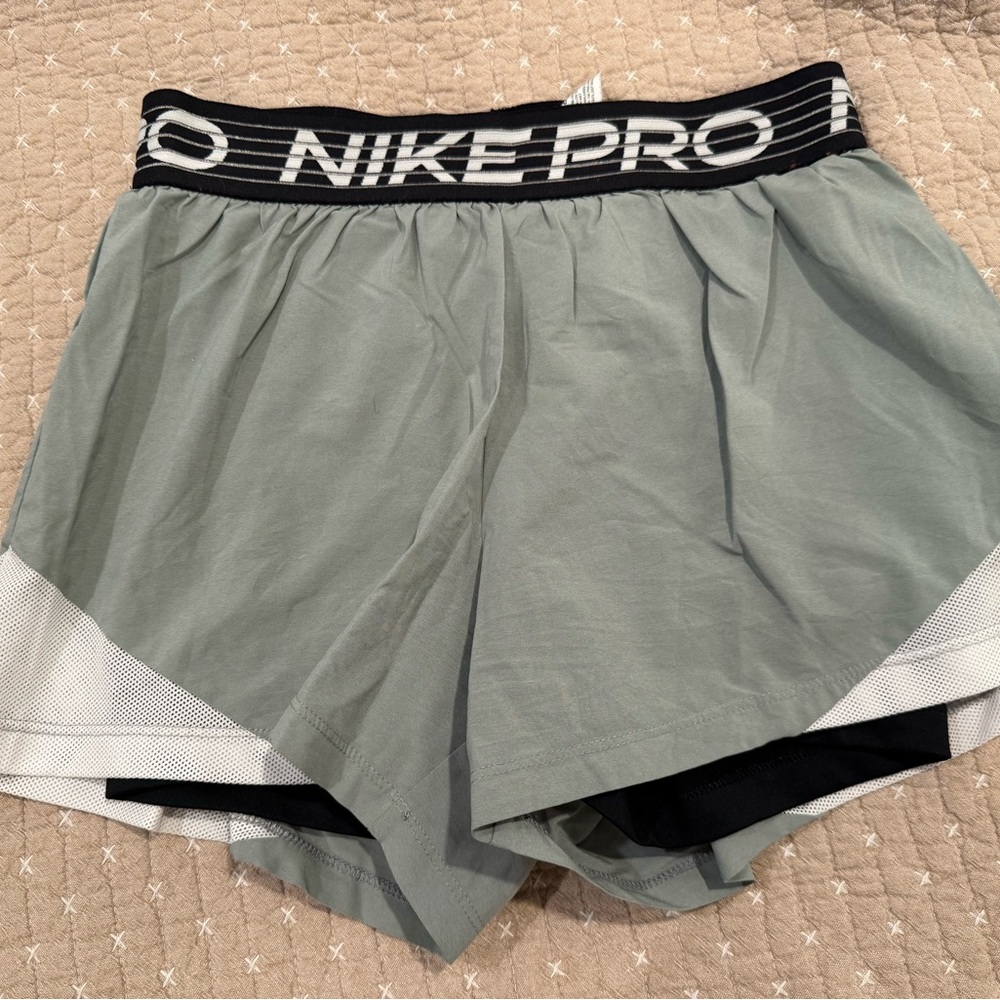 Nike Pro Women's Gray/Black 2 in 1 Shorts